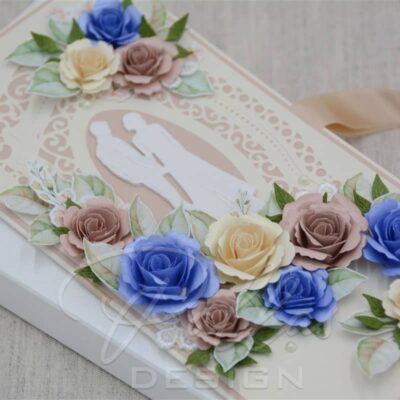 siniste roosidega pulmakaart