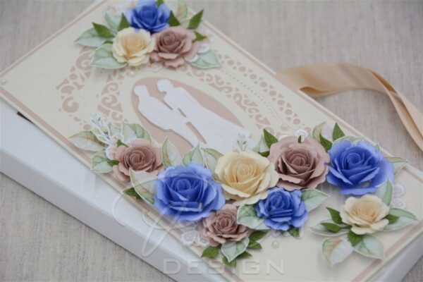 siniste roosidega pulmakaart