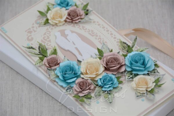 türkiissiniste roosidega pulmakaart