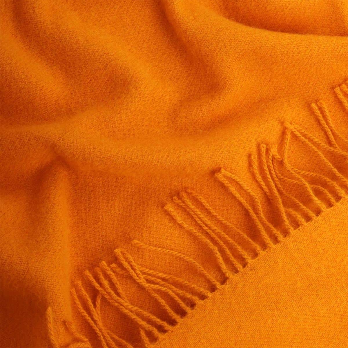 Oranssi villahuopa 140x200cm 2 Villane pleed oranž detail