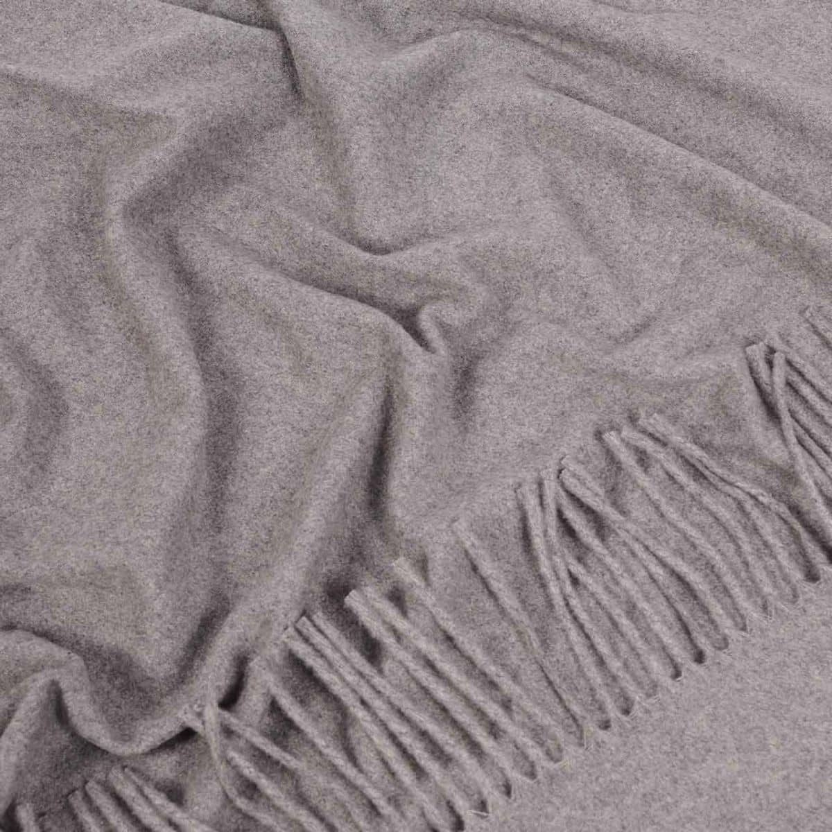 Harmaa ylellinen kashmirhuopa 140x200 cm – 100 % kashmiria 2 Ylellinen kashmirhuopa harmaa