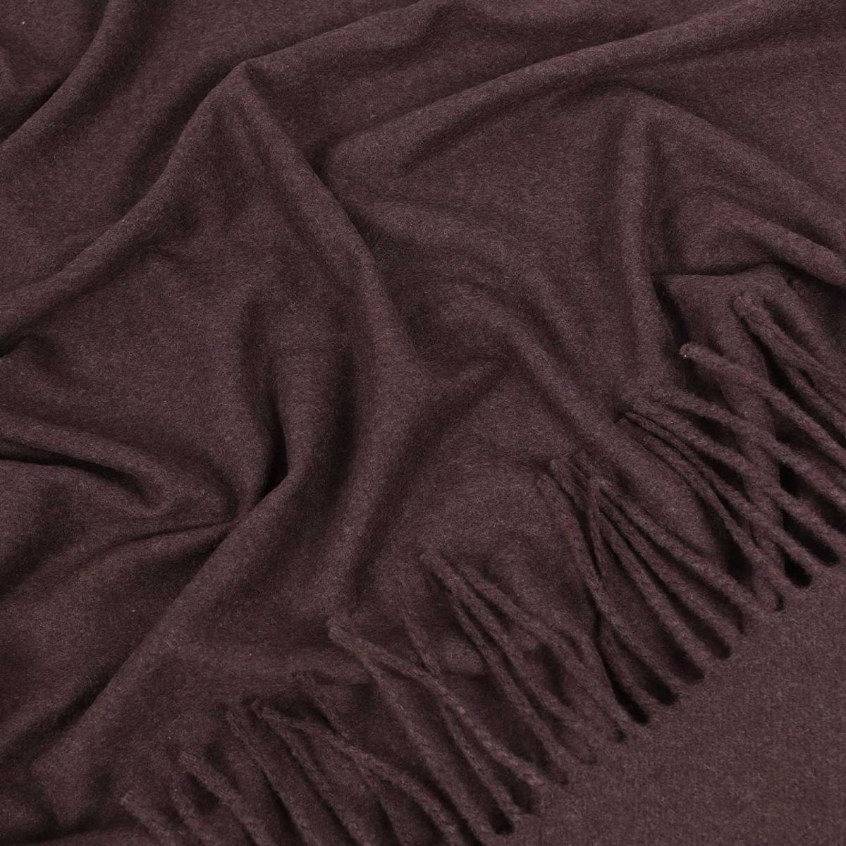 Ruskea ylellinen kashmirhuopa 140×200 cm – 100 % kashmiria 2 luksuslik kašmiirpleed pruun detail